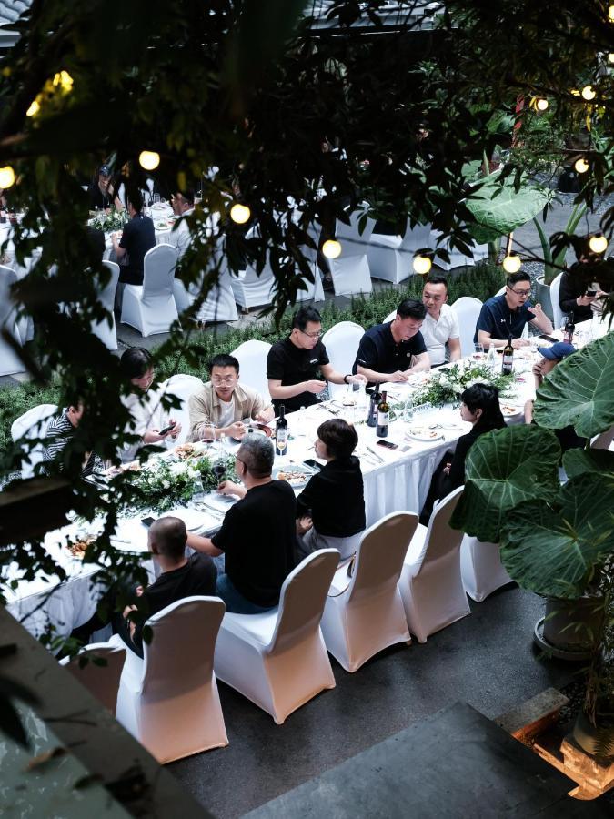 Wezo Hotel Kuanzhai Alley Chengdu-Breakfast Till 12Noon-Lv City Guide Recommended Hotel Eksteriør billede